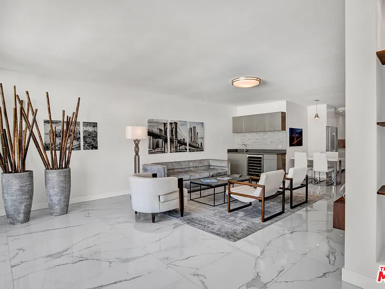 1100 Alta Loma Rd #1103 — Photo 34