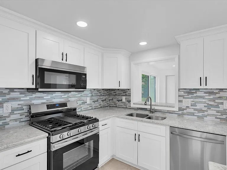 5600 Bayou Grande Blvd NE — Photo 13