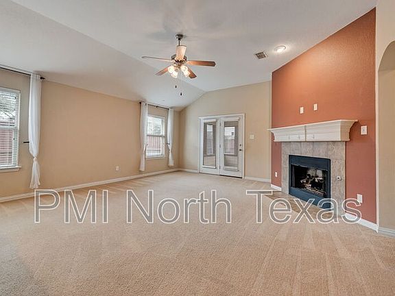 4th image of 1732 Bluebird Dr