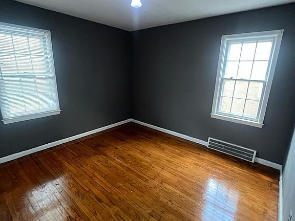 2nd image of 18292 Birwood St