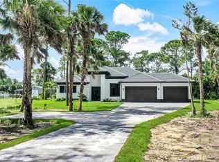 867 2nd St NE, Naples, FL 34120