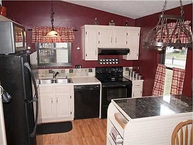 4th image of 4072 Willow Hollow Dr