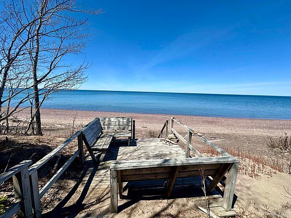 3rd image of 4145 Cedar Bay Rd