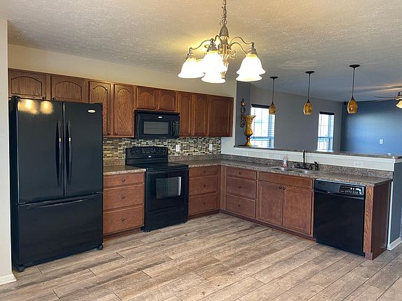 3rd image of 1912 Collingwood Dr