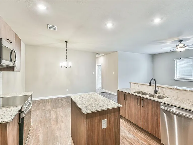 9896 Grosbeak Ln — Photo 7