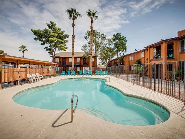 Lake Charlotte Apartments — Photo 2