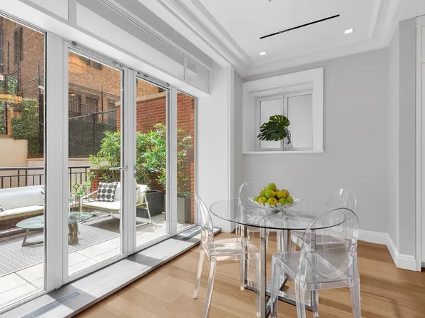 40 East 72nd Street image 4 of 17