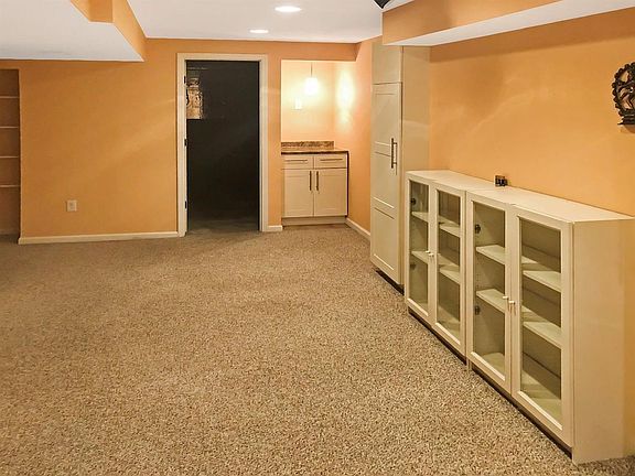 4th image of 8287 Cora Ct