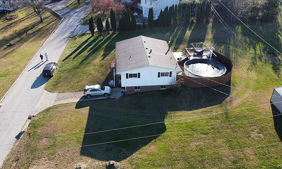 2nd image of 1133 N Valleyview Dr