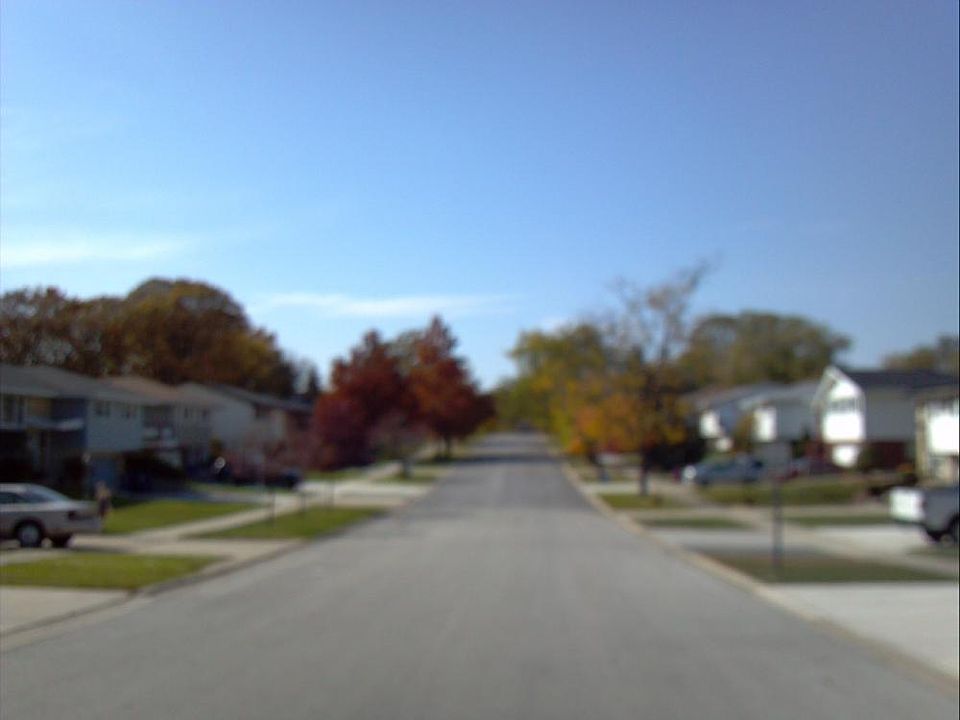 2nd image of 9015 W 93rd St