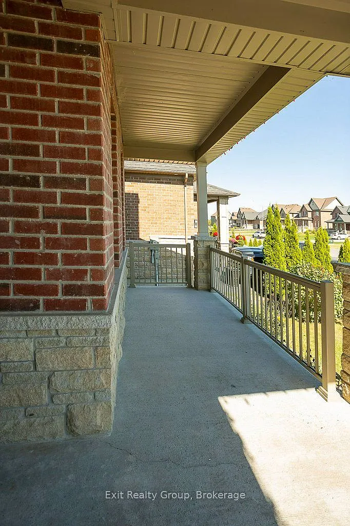 4 bed, $3,200 — Photo 4
