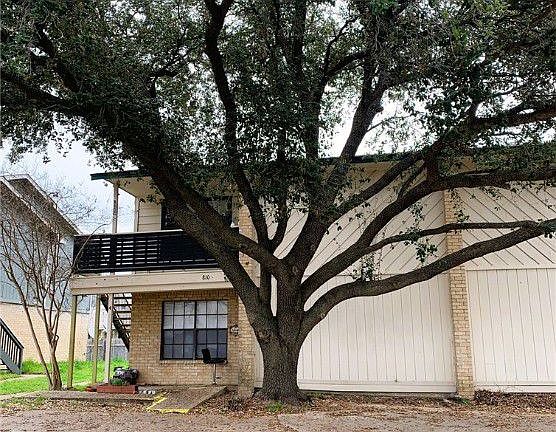 2nd image of 810 Navarro Dr APT C