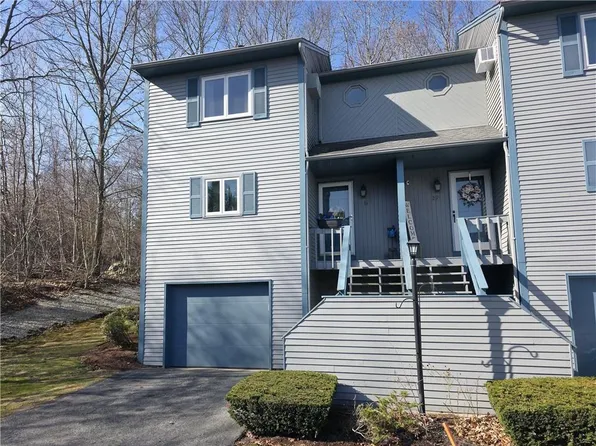 31 Primrose Ln Unit D, Providence, RI 02904