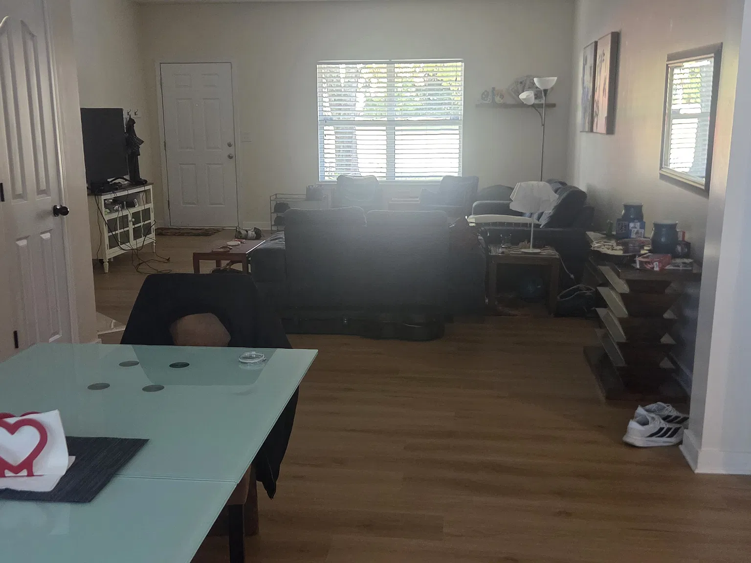 3 bed, 2.5 bath, 2380 sqft, $900 — Photo 3