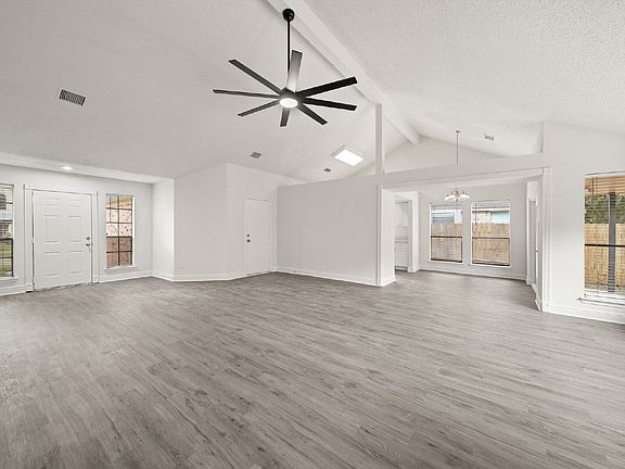 5th image of 1127 Saint John Dr
