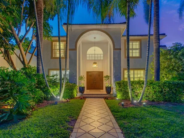 355 21st Ave NE, Saint Petersburg, FL 33704