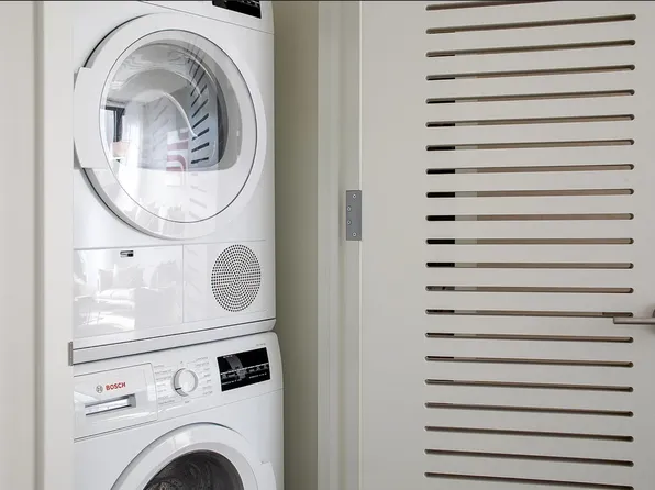 153-10 88th Avenue image 5 of 24