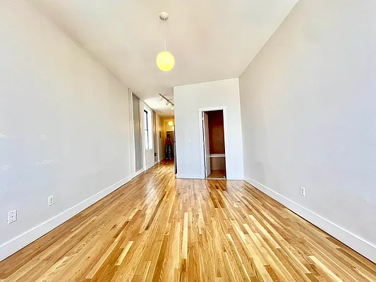 Rented by ERNY LLC | media 3
