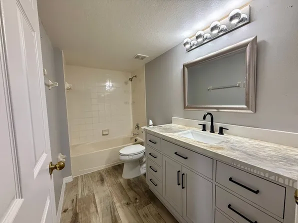 677 Elbridge Dr, Kissimmee, FL 34758