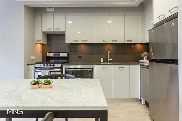 Rented by MNS Marketing | media 18