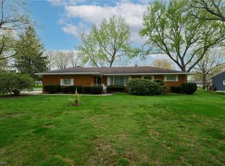 713 Leeman Dr, Akron, OH