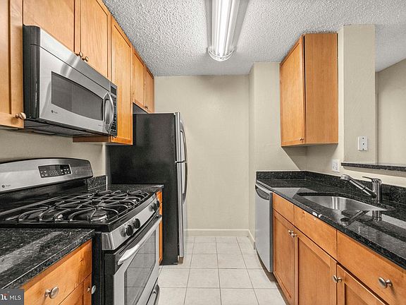 3rd image of 75 S Reynolds St APT 413