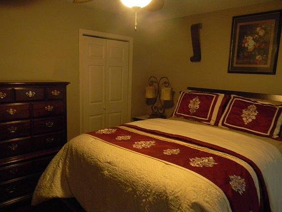 5th image of 608 Dana Ln