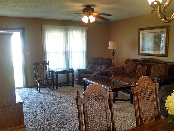 4th image of 5906 N Eisenhower Dr