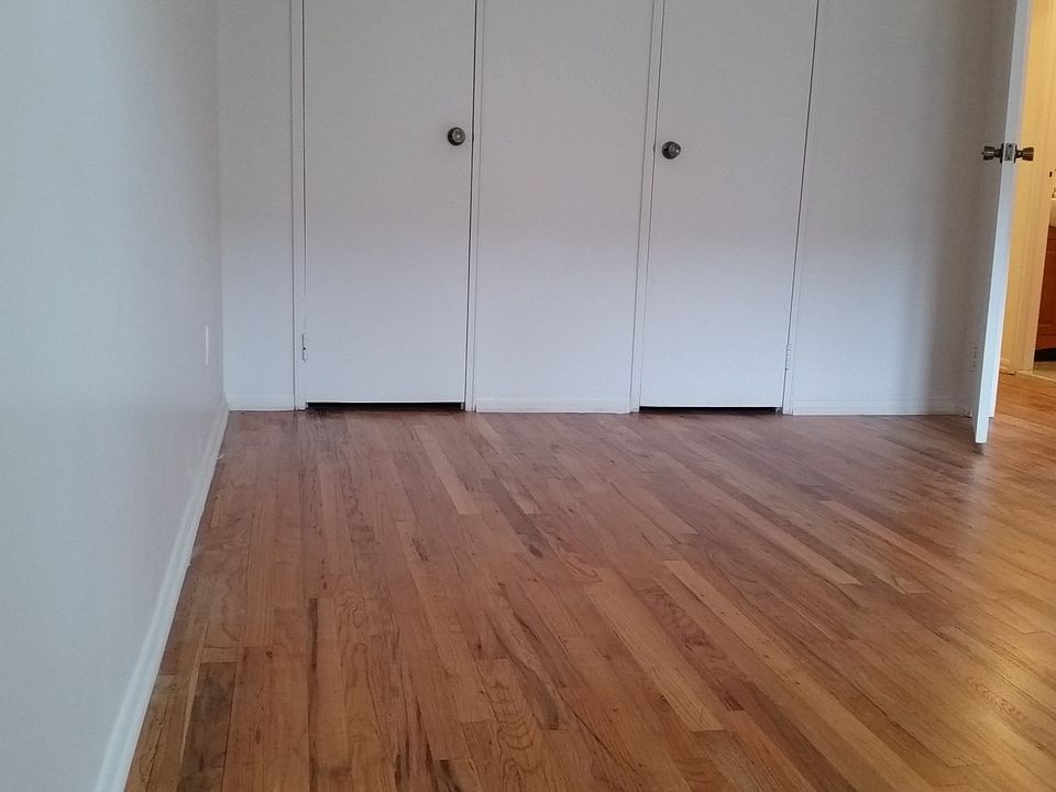 2nd image of 3054 Brighton 14 St