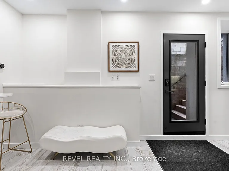 89 Foxley St #LOWER — Photo 6