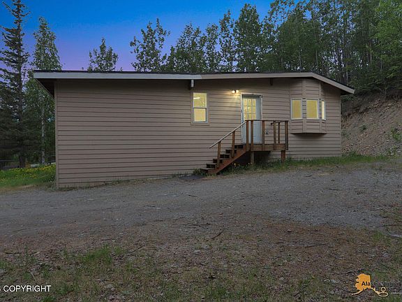 5th image of 6061 E Pike Ave