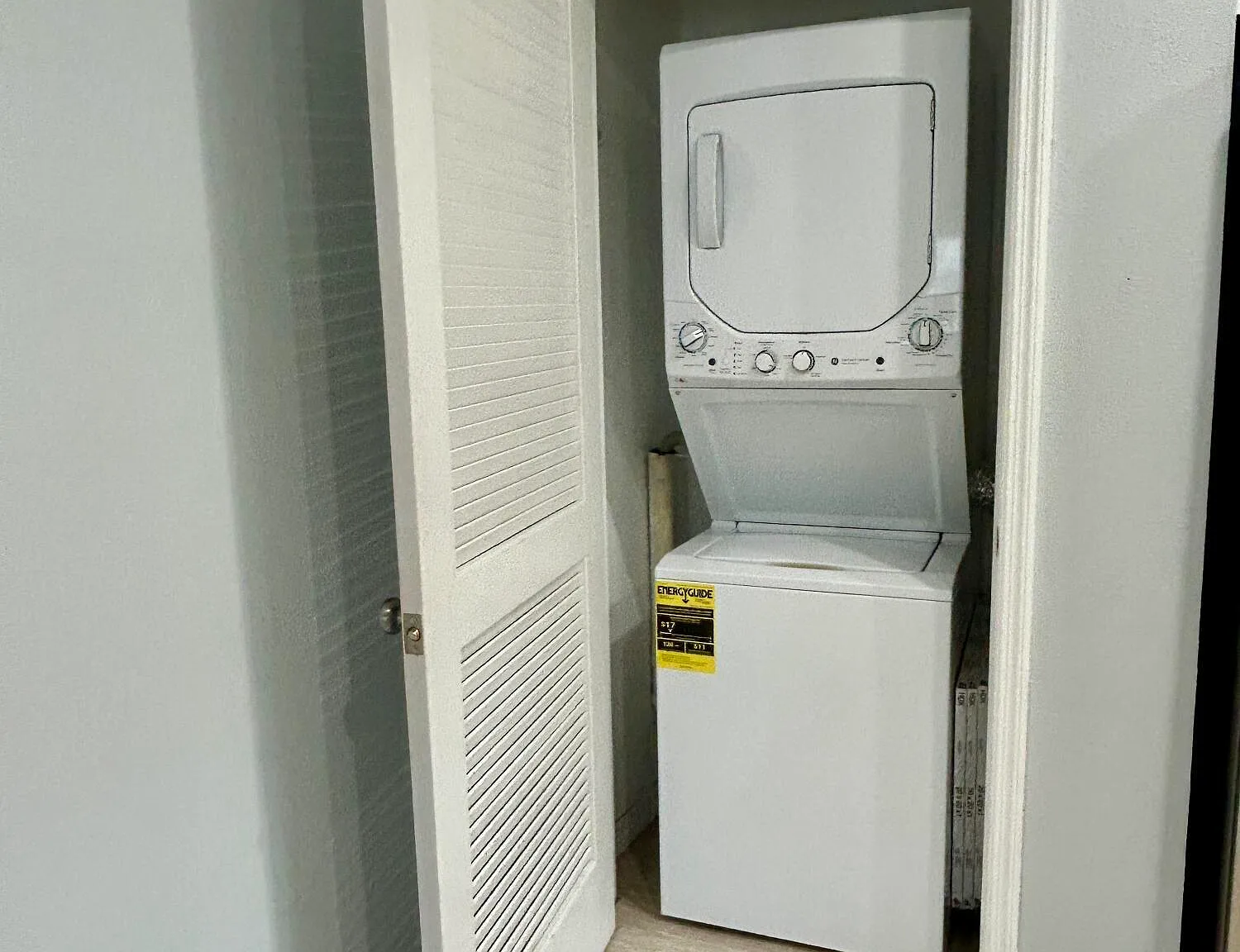 2 bed, 2.0 bath, 864 sqft, $1,800 — Photo 4