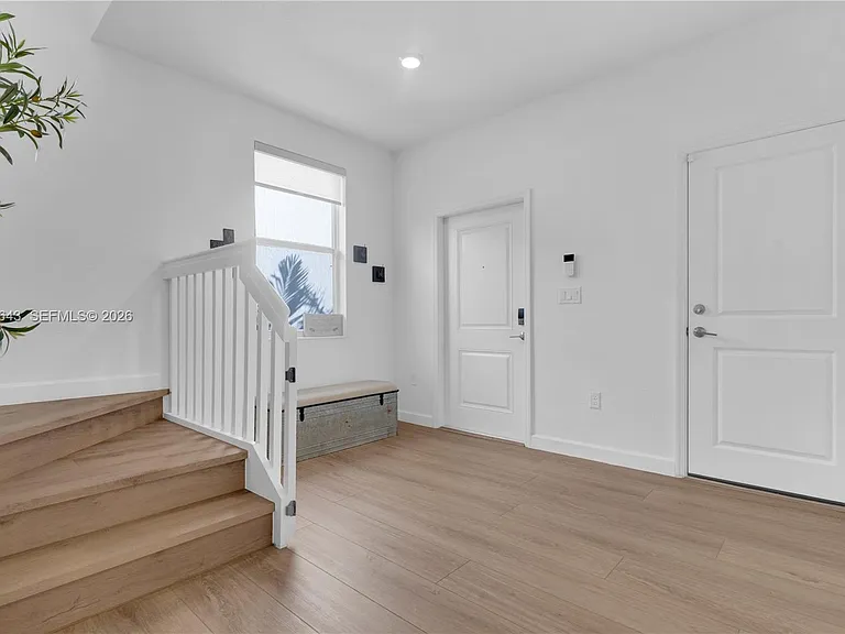 2444 SE 24th Ave — Photo 5