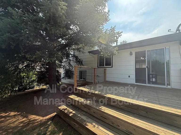 1520 Taft Ct — Photo 28