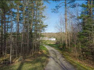 40 Smiling Acres Dr, Freeport, ME 04032