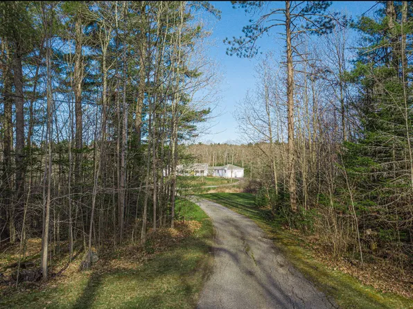 40 Smiling Acres Drive, Freeport, ME 04032