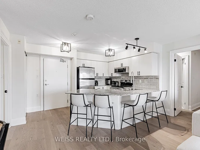 872 Sheppard Ave W #609 — Photo 1