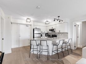 872 Sheppard Ave W