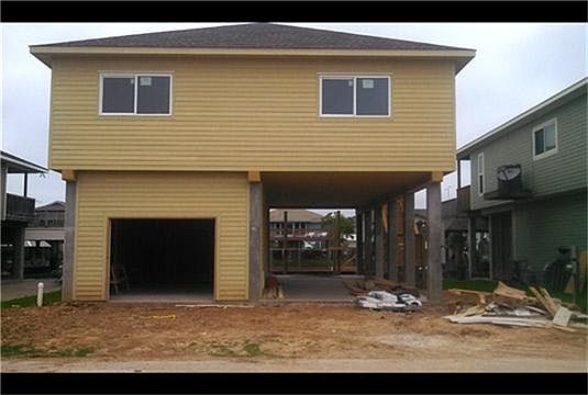 1st image of 1052 Redfish St