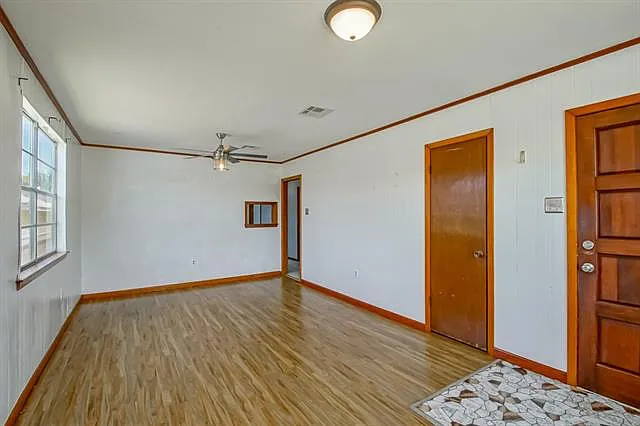 429 Olive Ave — Photo 8