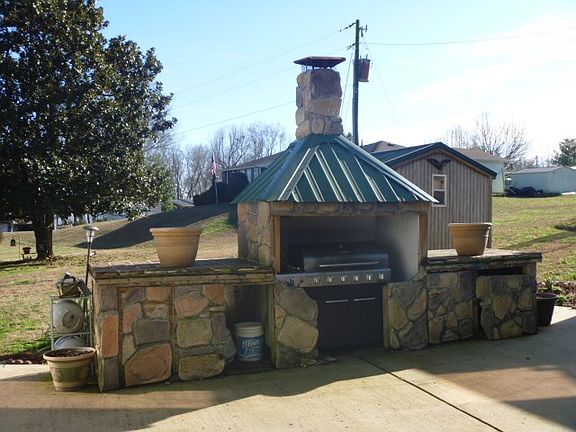 4th image of 369 Holiday Acres Dr