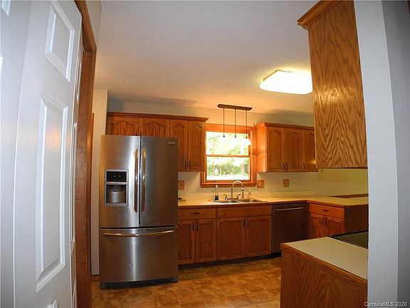 5th image of 465 Holly Cir #28