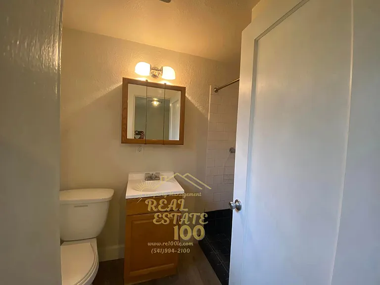 1019 SW Galley Ave #1-2 — Photo 7