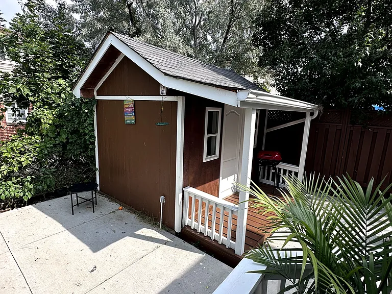 4 Sunshade Pl — Photo 25