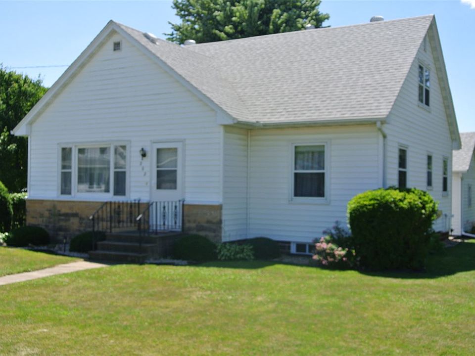 1st image of 202 W Railroad St