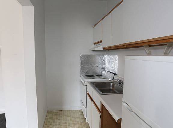 2nd image of 3957 N Irving Park #D113
