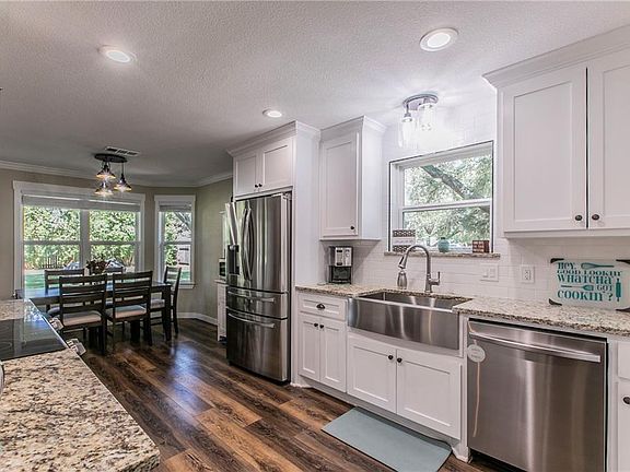 5th image of 631 Harvest Ln