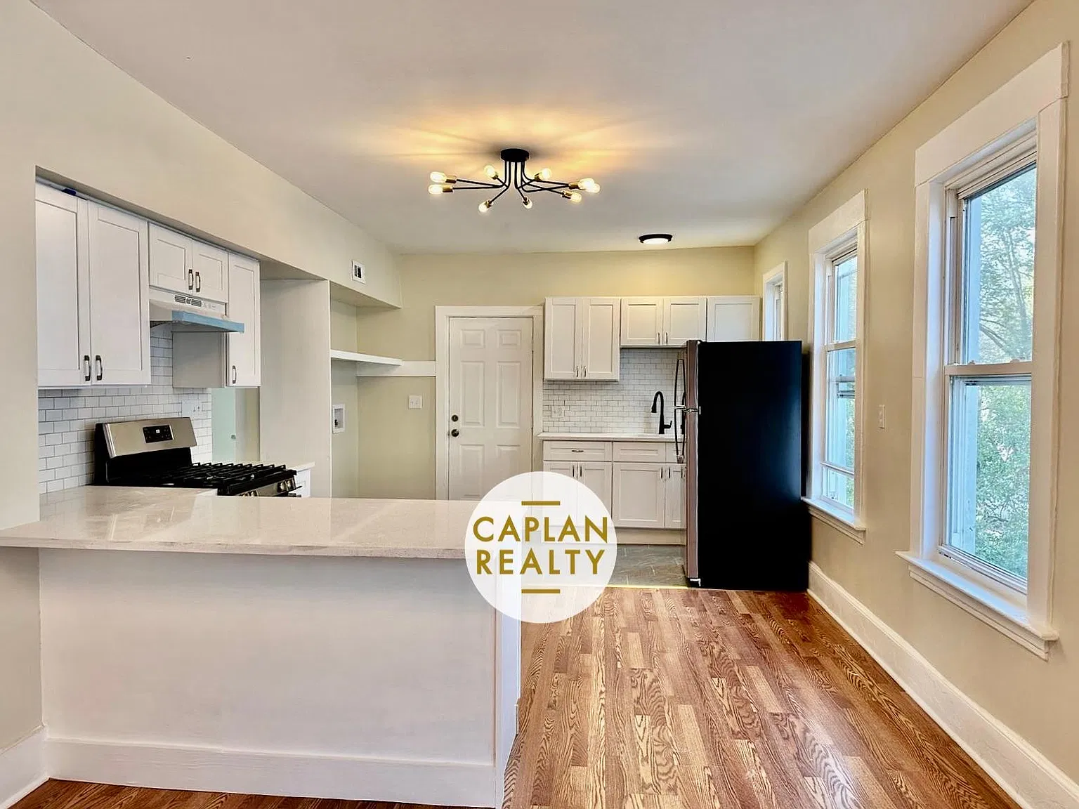 3 bed, $2,300 — Photo 2