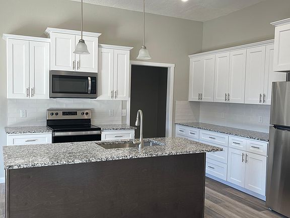 4th image of 206 W Canterbury Ln