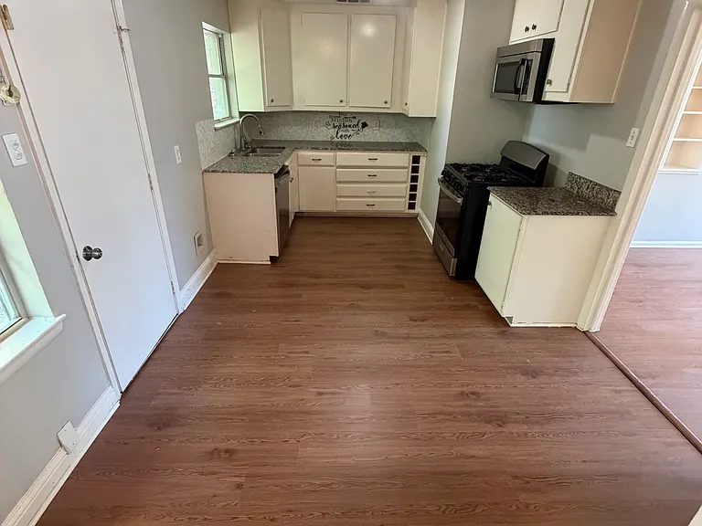 2523 Gross Rd — Photo 12